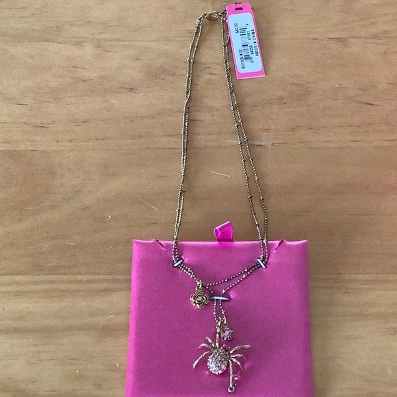 NWT Betsey Johnson gold and pink spider necklace. - Picture 2 of 4